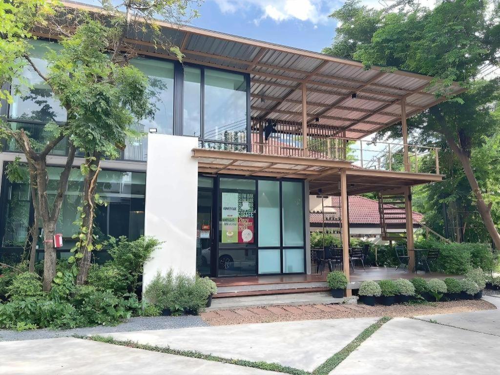 Bb House Mini